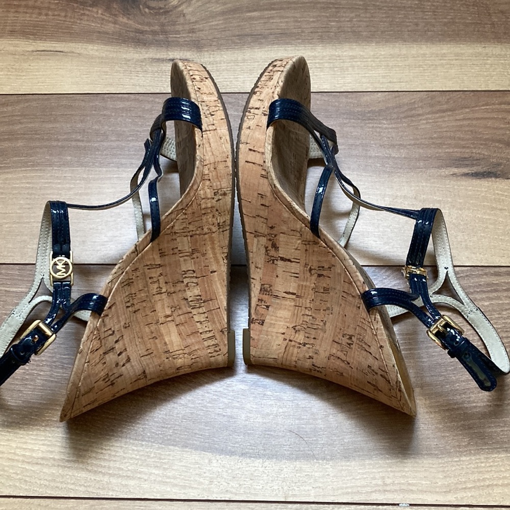 MICHAEL Michael Kors Navy Cicely Wedge Platform Sandals. Size 9. - Picture 5 of 7